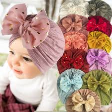 Product 8 with all variants are availabled on all locations (VN, USA, UK) and 'Continue selling when out of stock' is checked